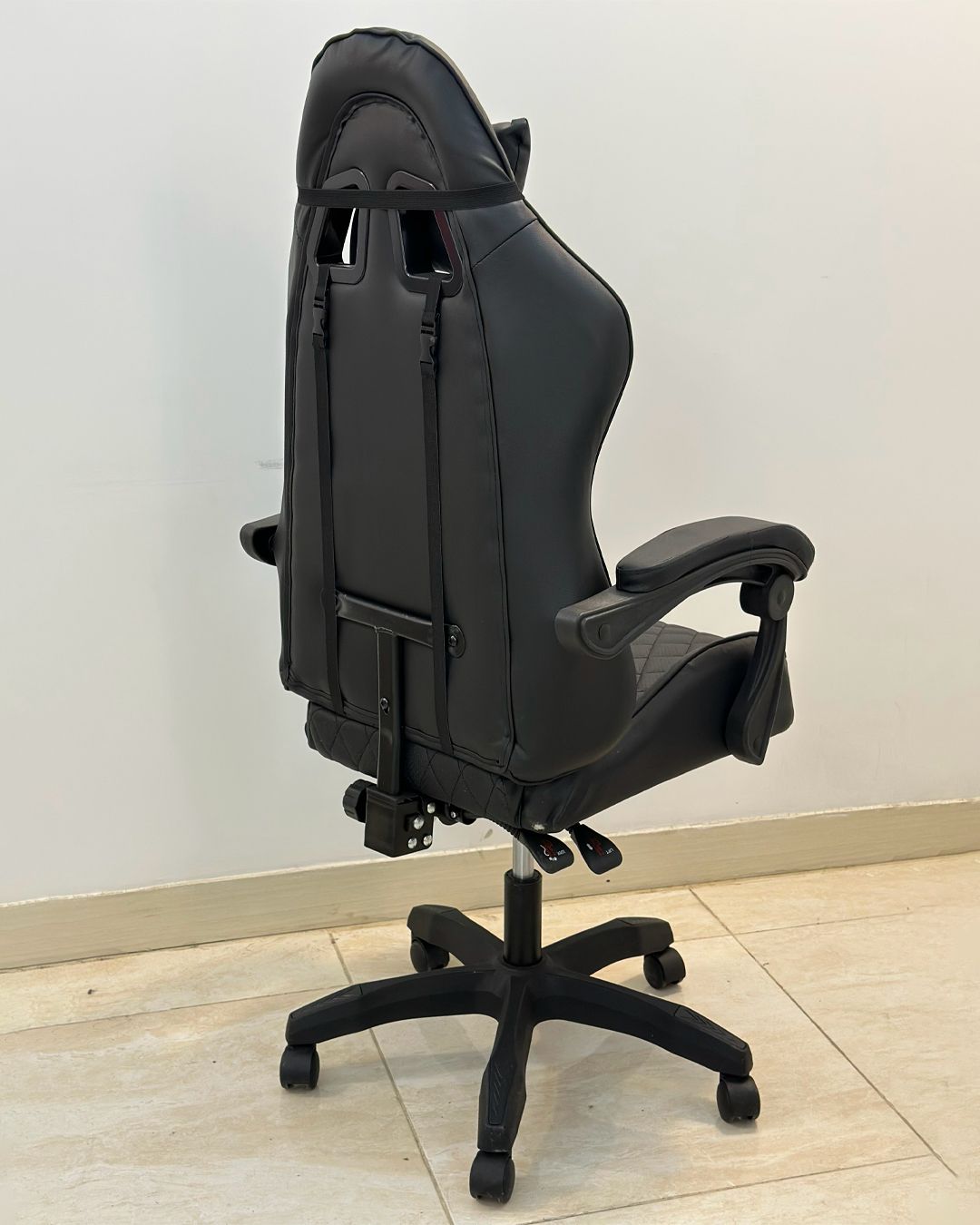 Magnum Gaming Chair and Table Bundle – 140 × 75 × 60 cm, Brand New